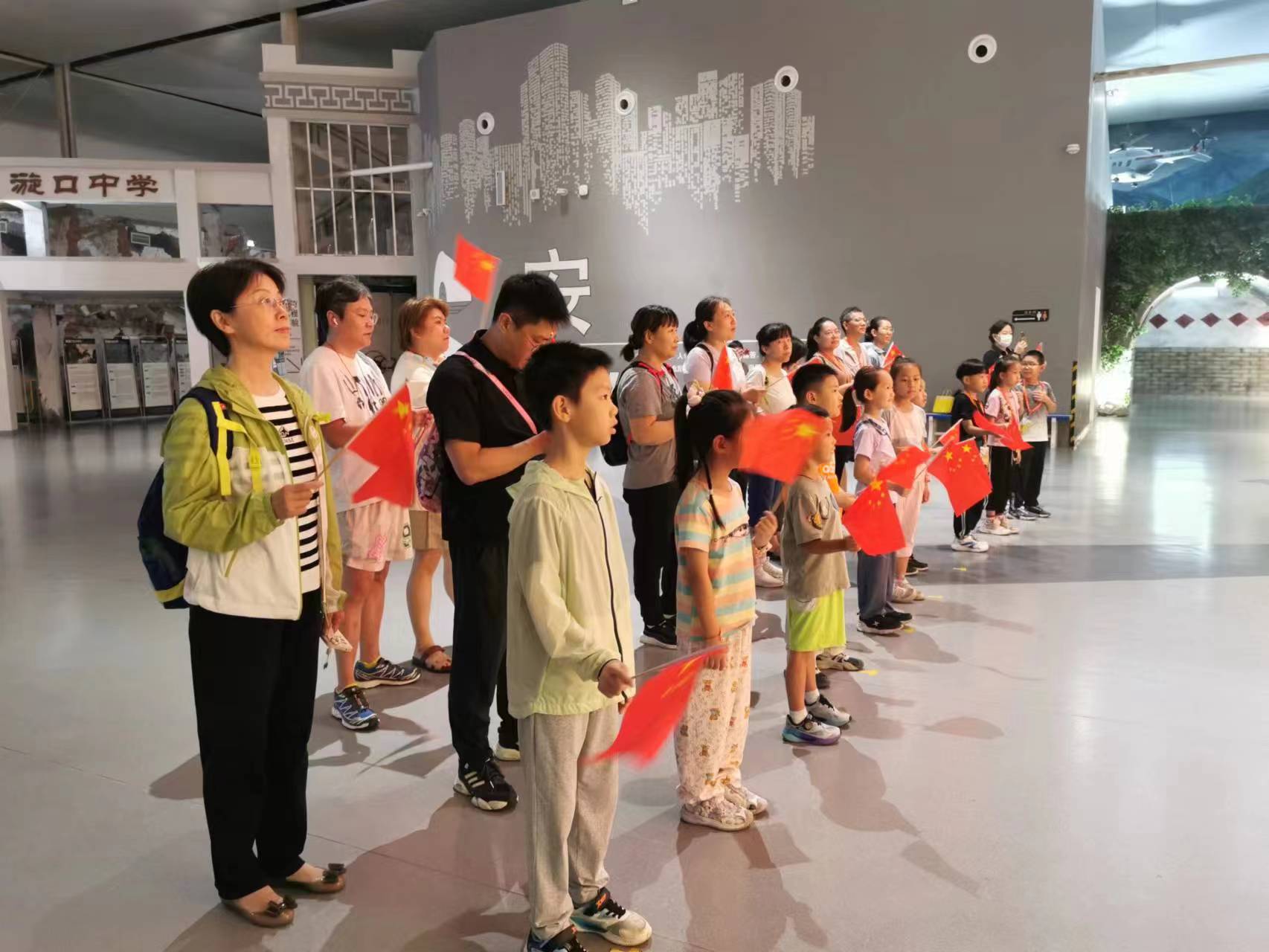 看看营员真实感受:我学会了“救命的本事” 记暑期防暴恐安全逃生体验营