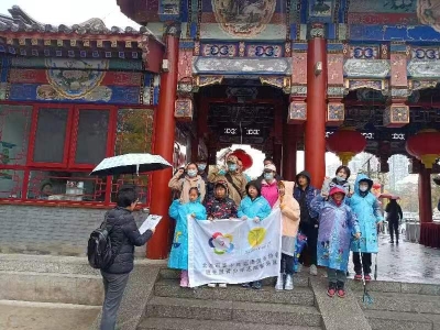 我們服務隊里常營公園的組織老師——周老師